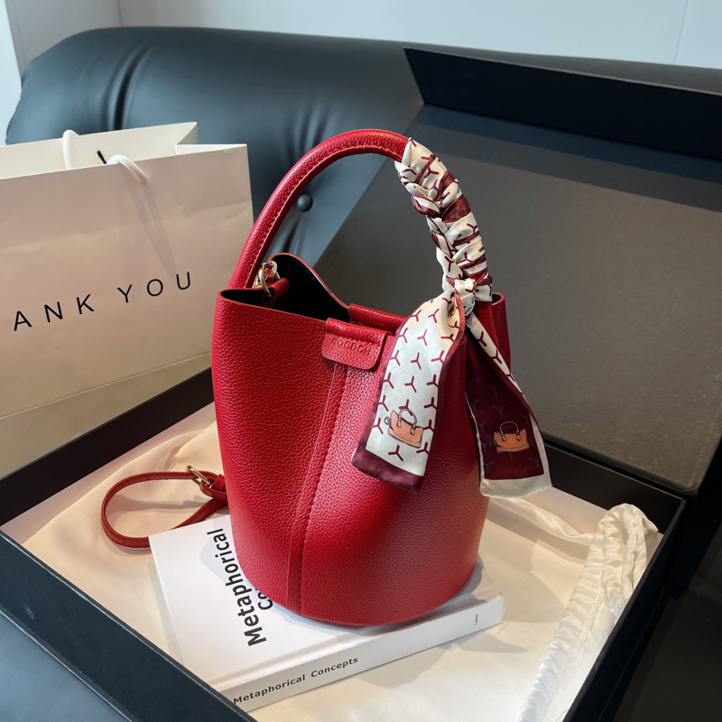 Luxury Bags On Sales - Czerwone torby na ramię i crossbody